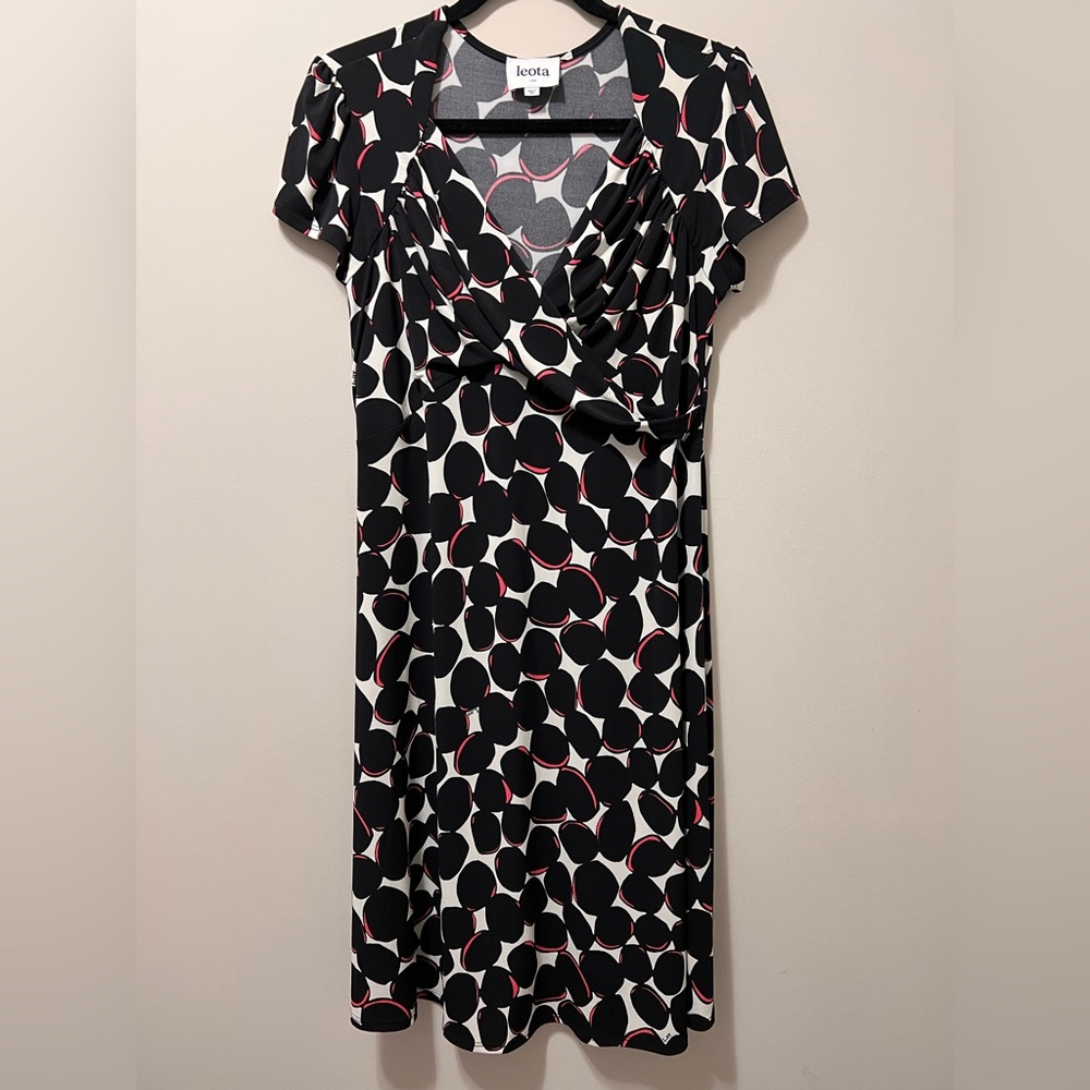 Leota size Large dress